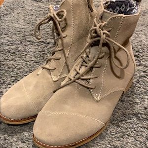 Toms Suede Boots